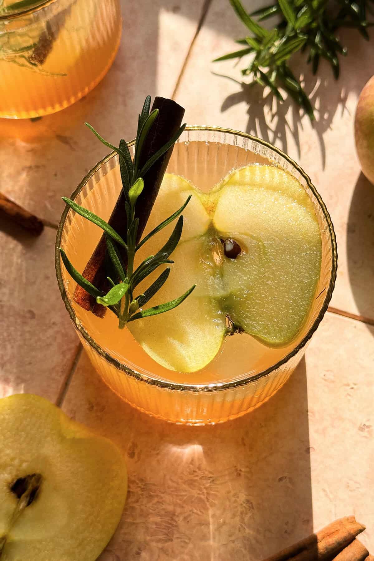 Sparkling to Spiced: Delicious Apple Cider Mocktail Recipes